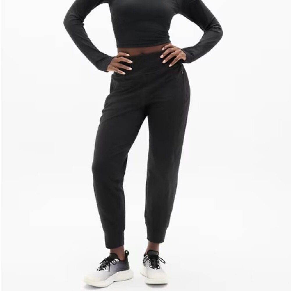 Athleta Rainier Jogger 1X Black Mid Rise Zip Pocket Tapered Athleisure Pant